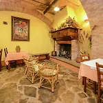 Dom wakacyjny In Monte Santa Maria With Pool